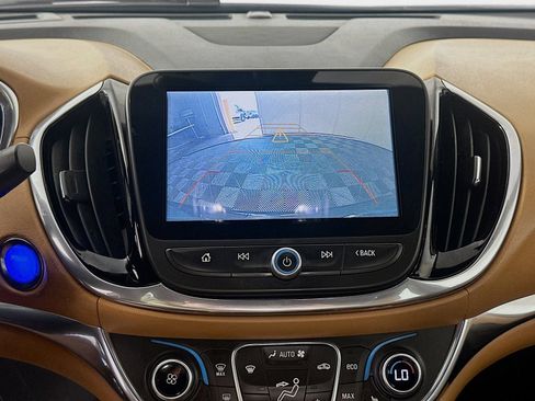 Used 2018 Chevrolet Volt Premier w/ Driver Confidence Package FWD image 13