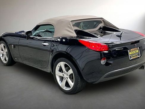 Used 2008 Pontiac Solstice Convertible w/ Premium Package RWD image 4
