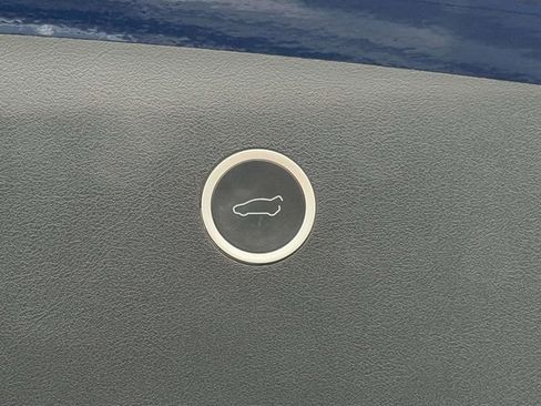 Used 2018 Tesla Model X 75D image 10