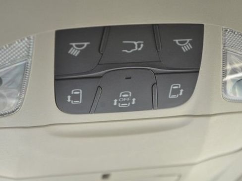 Used 2023 Chrysler Voyager LX FWD image 32
