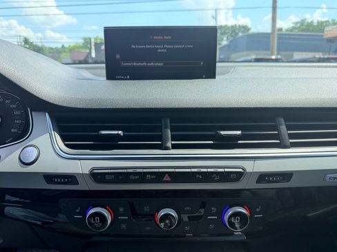 Used 2018 Audi Q7 2.0T Premium Plus AWD/4WD image 21