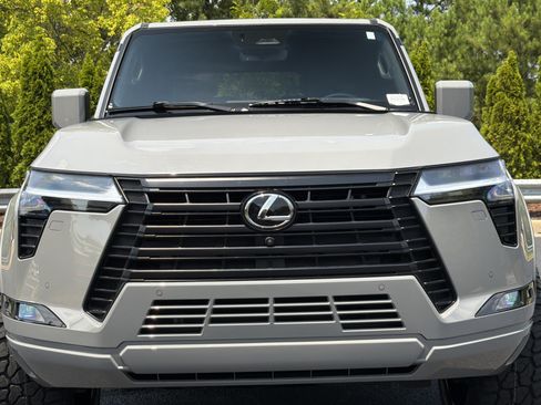 Used 2025 Lexus GX 550 w/ Accessory Package (2T) AWD/4WD image 70
