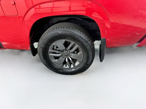 Used 2025 Nissan Frontier SV w/ SV Convenience Package image 11