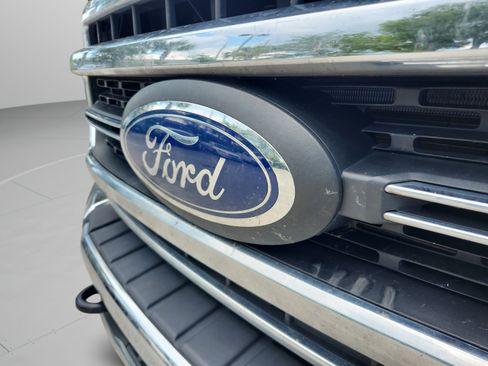 Used 2021 Ford F250 Lariat w/ Snow Plow Prep Package AWD/4WD image 28