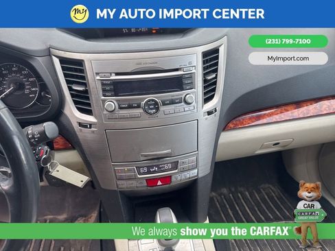 Used 2011 Subaru Outback 2.5i Limited AWD/4WD image 10