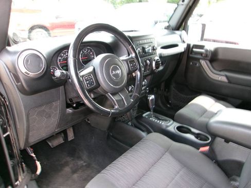 Used 2011 Jeep Wrangler Unlimited Sport AWD/4WD image 5