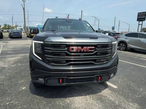 Used 2023 GMC Sierra 1500 AT4 w/ AT4 Preferred Package AWD/4WD image 3