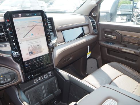 New 2025 RAM 2500 Limited image 26