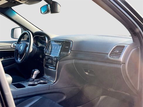 Used 2022 Jeep Grand Cherokee Laredo X image 28