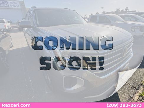 Used 2025 Volkswagen Atlas SE FWD image 1