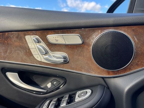 Used 2017 Mercedes-Benz GLC 300 4MATIC image 17