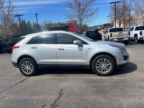 Used 2017 Cadillac XT5 Luxury w/ Driver Awareness Package AWD/4WD image 5