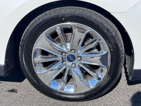 Used 2010 Ford Taurus Limited image 49