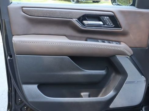 New 2026 GMC Yukon Denali Ultimate w/ LPO, Floor Liner Package AWD/4WD image 19