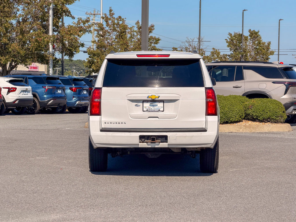 Used 2016 Chevrolet Suburban LT RWD image 6