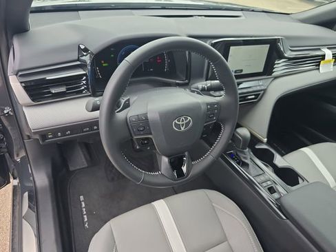 Used 2026 Toyota Camry SE w/ Convenience Package FWD image 16