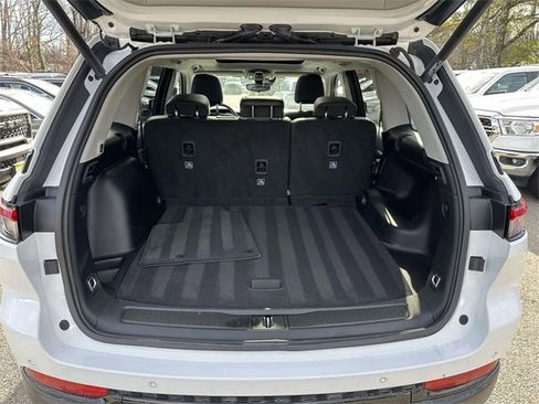 Certified 2023 Jeep Grand Cherokee Limited w/ Black Appearance Package image 28