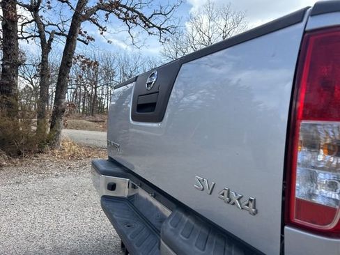 Used 2012 Nissan Frontier SV w/ SV Premium Utility Pkg image 12