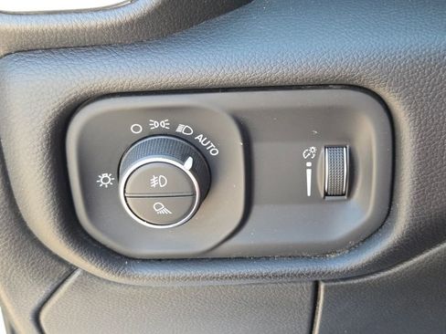 Used 2024 RAM 3500 Big Horn AWD/4WD image 26