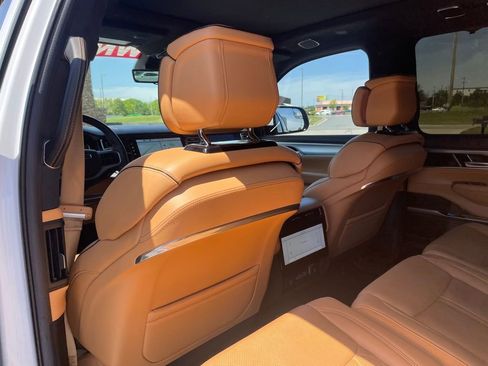 Used 2022 Jeep Grand Wagoneer Series III w/ Flexible Seating Group AWD/4WD image 23