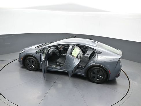 Used 2024 Toyota Prius Prime FWD image 30