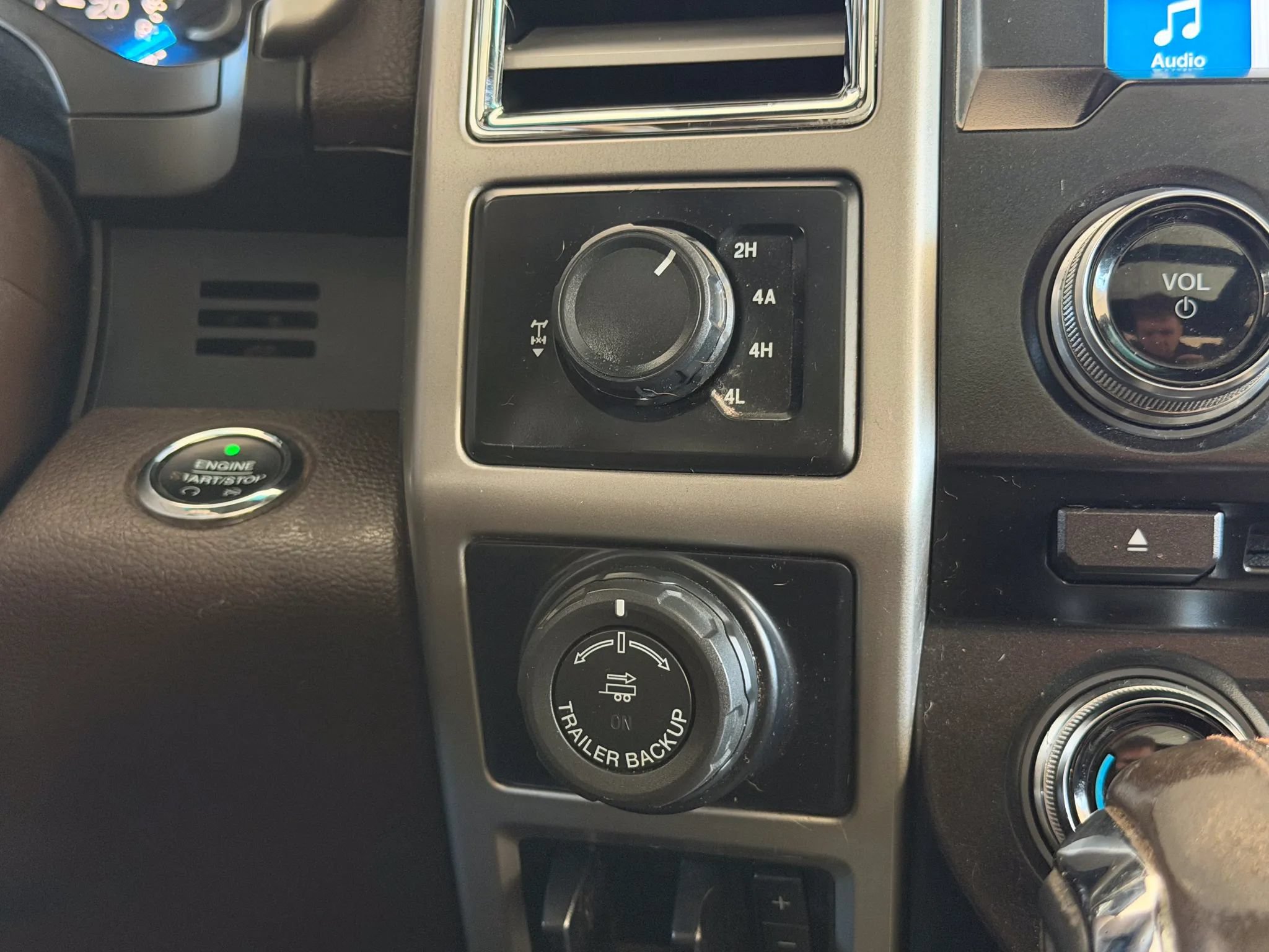 Used 2016 Ford F150 King Ranch w/ Equipment Group 601A Luxury AWD/4WD image 37