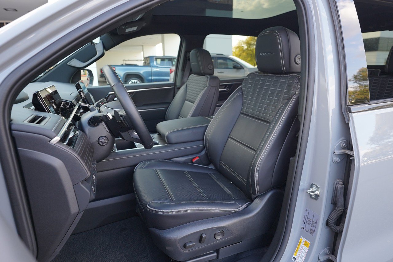 Certified 2025 GMC Sierra EV Denali AWD/4WD image 18