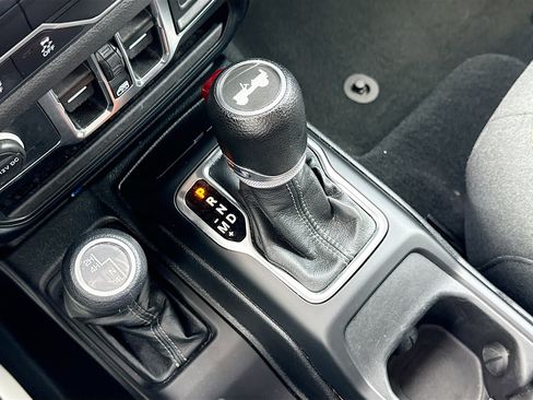 Used 2024 Jeep Wrangler Unlimited Sport AWD/4WD image 26