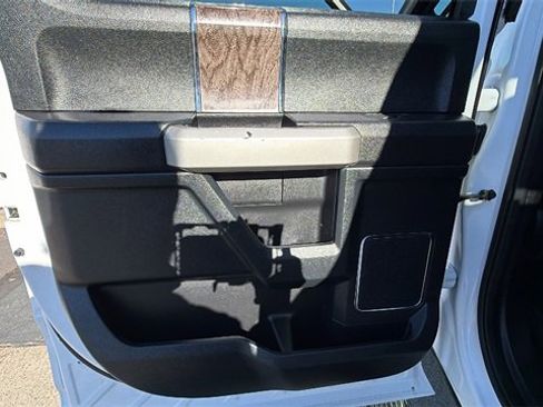 Used 2018 Ford F250 Lariat w/ Lariat Value Package image 15