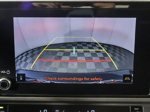 Used 2025 Toyota Camry LE image 39