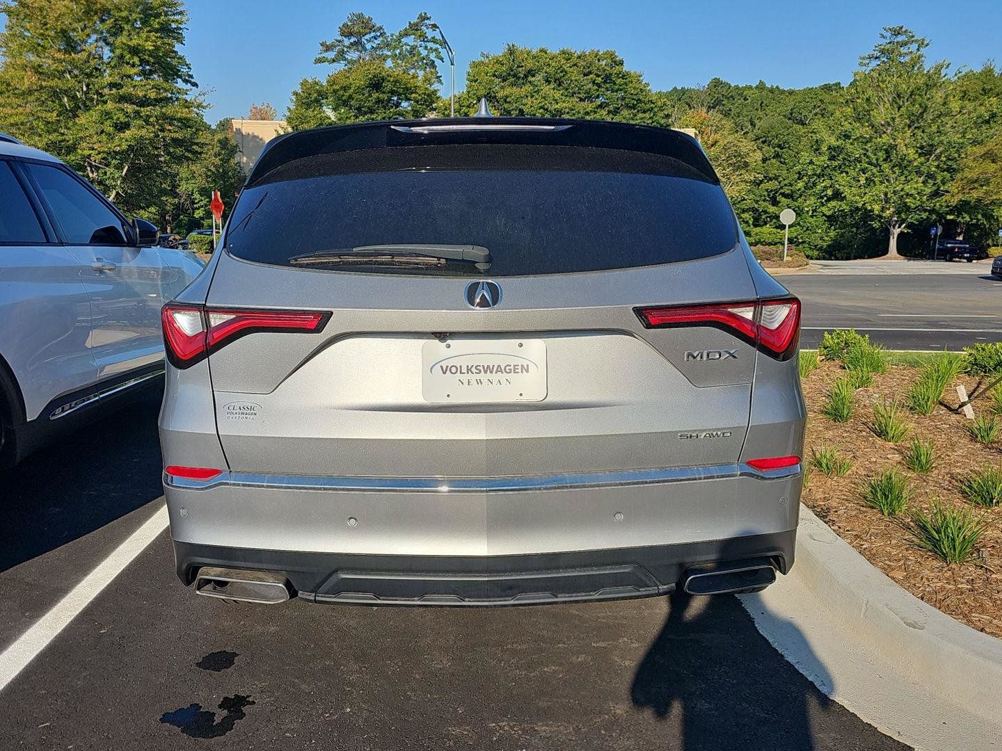 Used 2024 Acura MDX w/ Technology Package AWD/4WD image 4