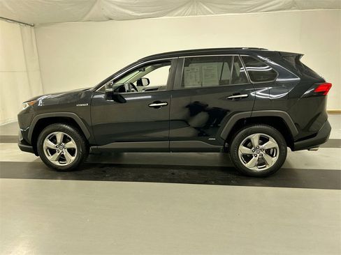 Used 2019 Toyota RAV4 Limited image 7