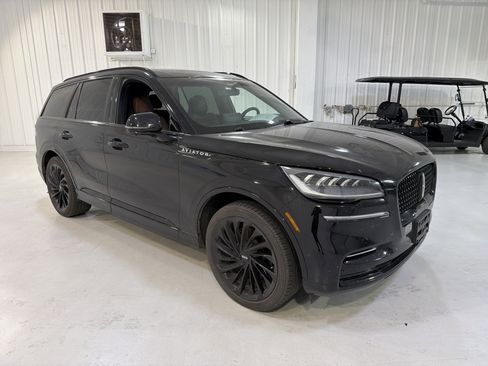 Used 2023 Lincoln Aviator Reserve w/ Equipment Group 201A image 7