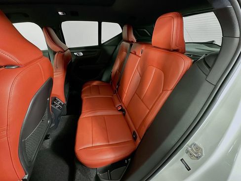 Used 2019 Volvo XC40 T5 Momentum image 25