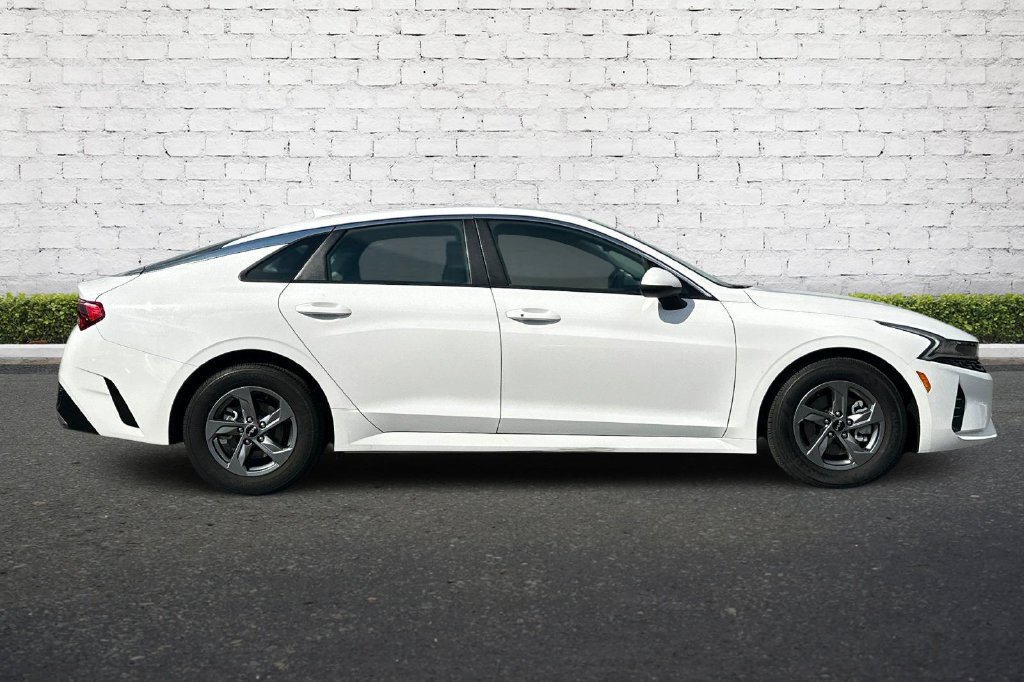 Used 2024 Kia K5 LXS FWD image 3