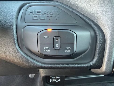 Used 2026 RAM 2500 Big Horn AWD/4WD image 9
