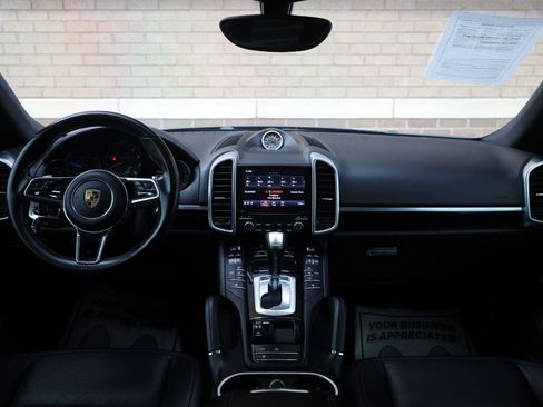 Used 2018 Porsche Cayenne AWD/4WD image 33