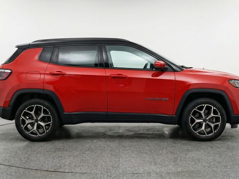 Used 2025 Jeep Compass Limited AWD/4WD image 11