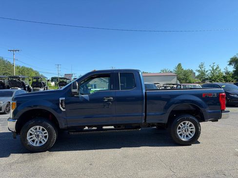 Used 2017 Ford F250 XLT w/ XLT Value Package AWD/4WD image 5
