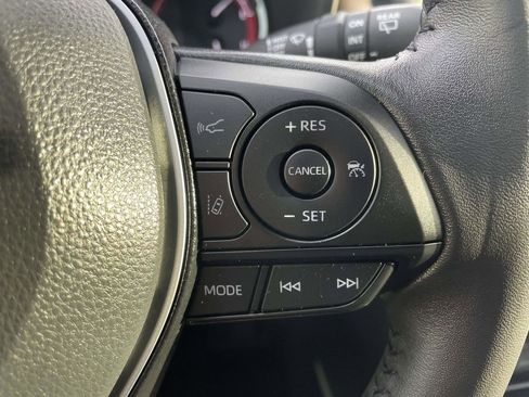 Used 2025 Toyota RAV4 XLE Premium FWD image 33