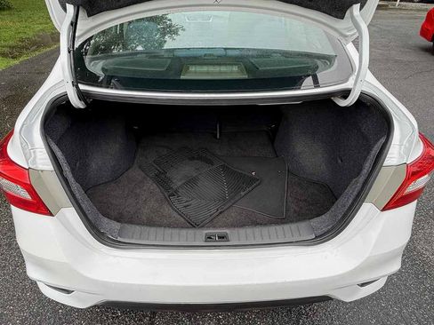 Used 2019 Nissan Sentra SV FWD image 18