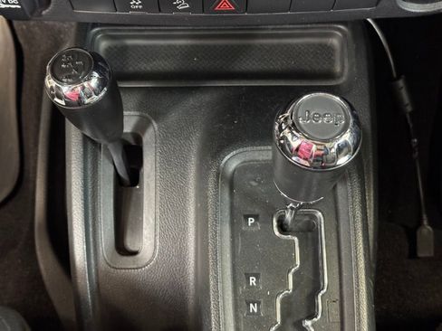 Used 2017 Jeep Wrangler Sport w/ Quick Order Package 24S AWD/4WD image 26