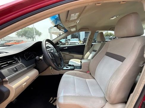 Used 2012 Toyota Camry LE FWD image 9