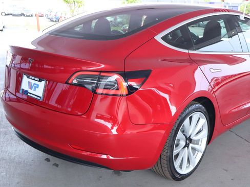 Used 2018 Tesla Model 3 Long Range RWD image 7