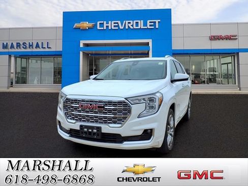 Used 2024 GMC Terrain Denali AWD/4WD image 1