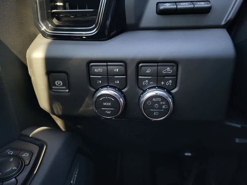 New 2026 GMC Sierra 2500 AT4 w/ AT4 Premium Plus Package image 16