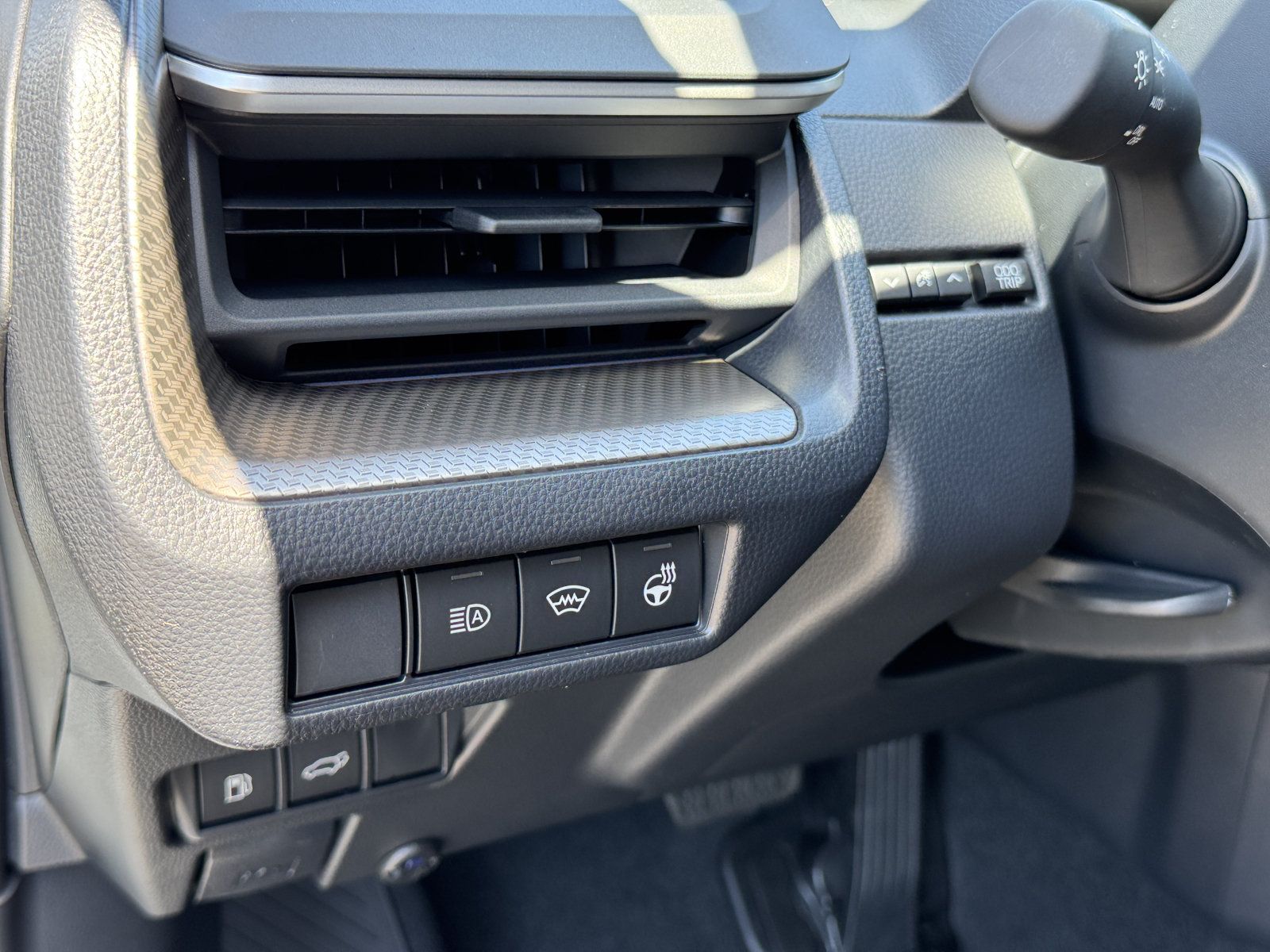 New 2027 Toyota Prius Limited FWD image 17