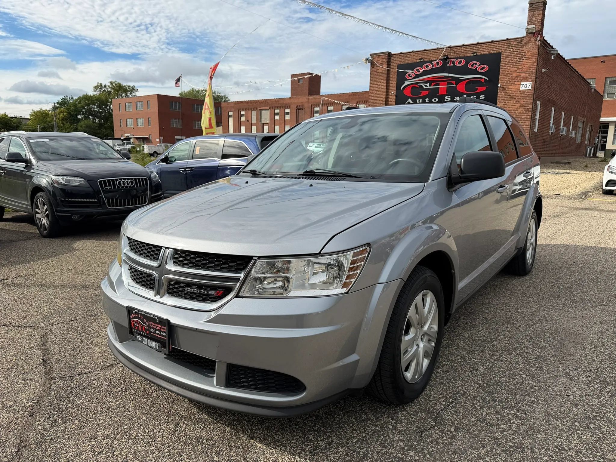 Used 2018 Dodge Journey SE FWD image 2
