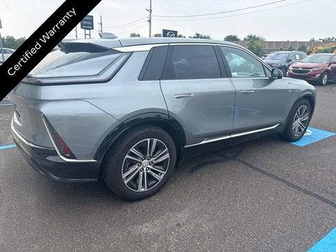 Used 2024 Cadillac Lyriq Luxury AWD/4WD image 4