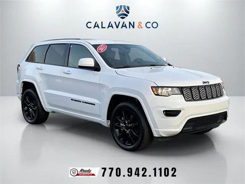 Certified 2022 Jeep Grand Cherokee Laredo X image 1